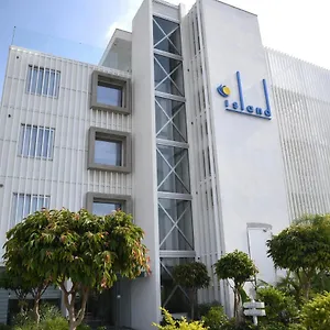 Island Boutique מלון לרנקה